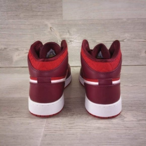 Nike Air Jordan 1 Mid Red Quilt Sneakers Size 6Y (Fits Women's 7.5) New Shoes - Picture 4 of 6